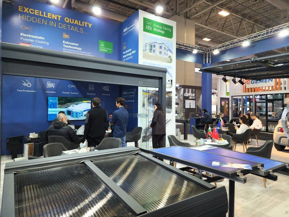 Yapı sektörü fuarında stand kurulumu ve teşhir alanı
