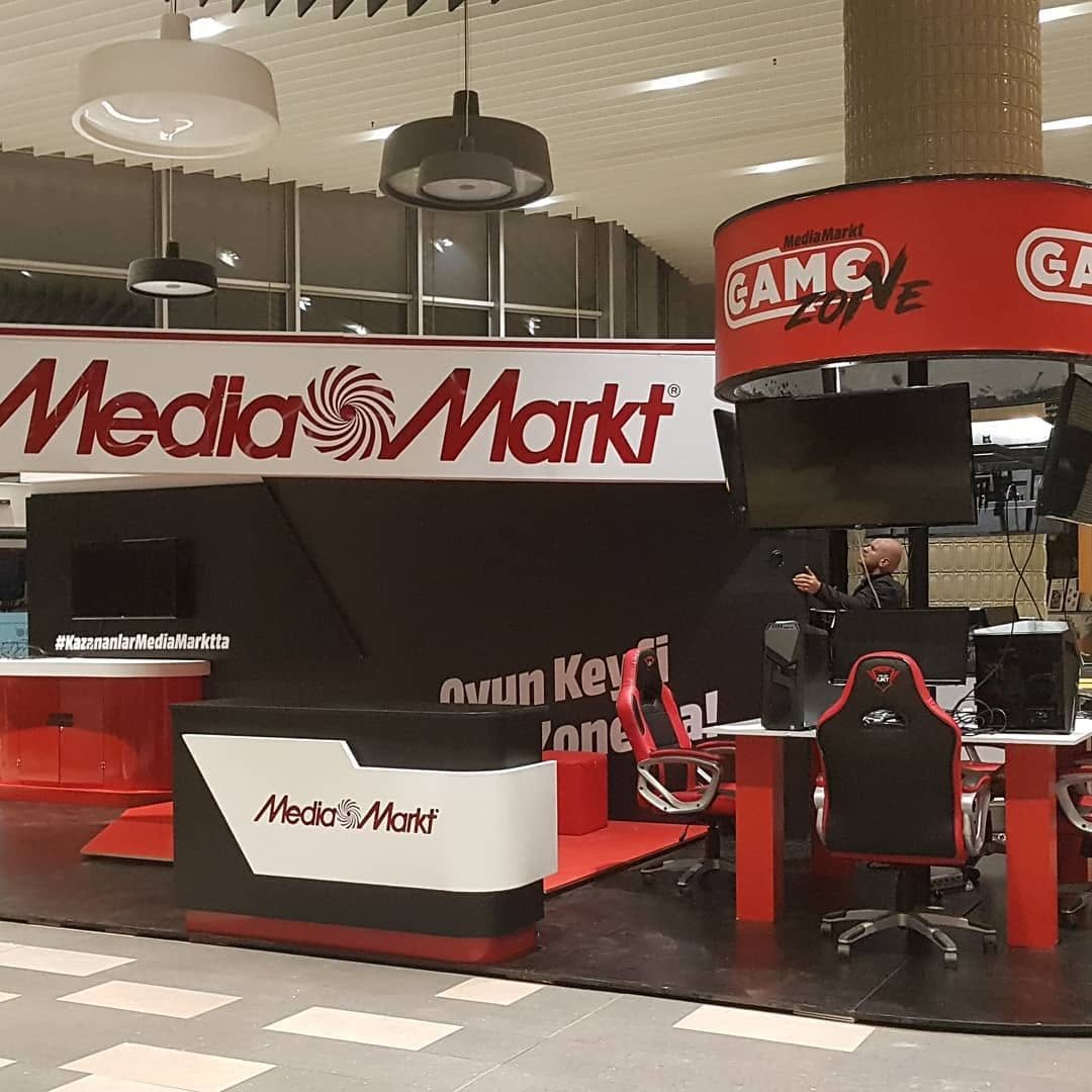MediaMarkt retail brand stand